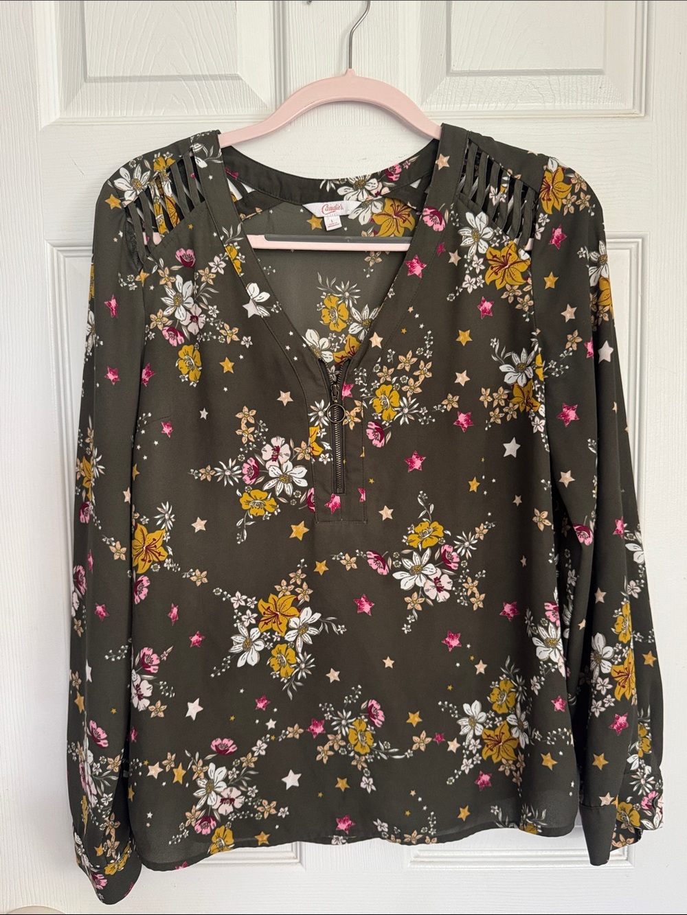 Candie’s EUC Floral Print Olive V-Neck 3/4 Sleeve Top with Zipper